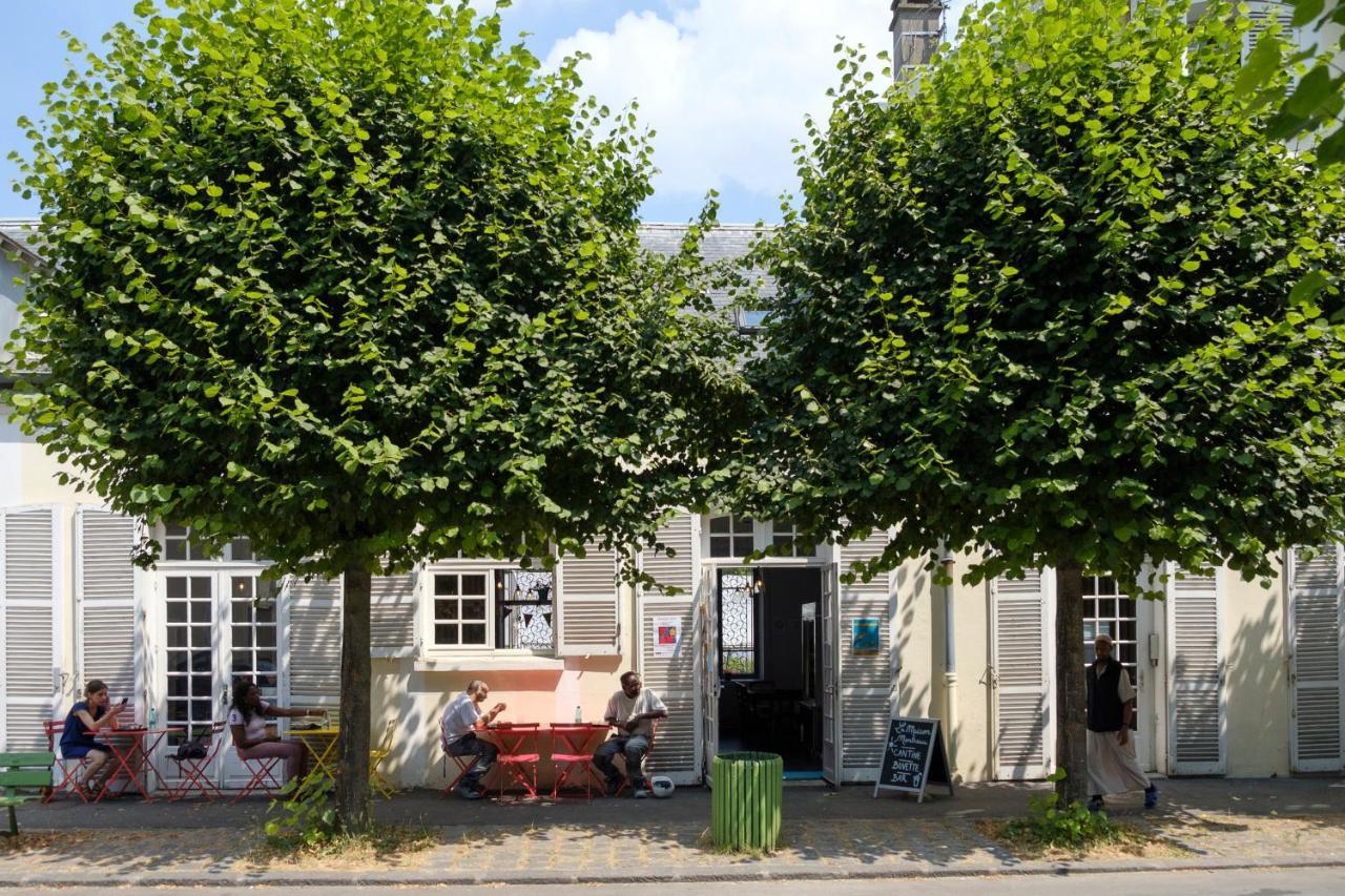 Auberge La Maison Montreau มงเทรย ภายนอก รูปภาพ