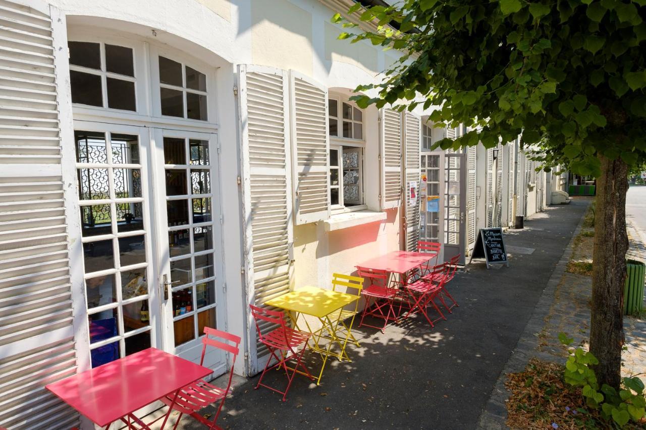 Auberge La Maison Montreau มงเทรย ภายนอก รูปภาพ
